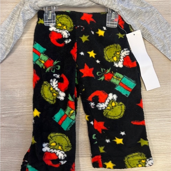 The Grinch 2 Piece 2T Toddlers Sleep Set - Picture 3 of 4